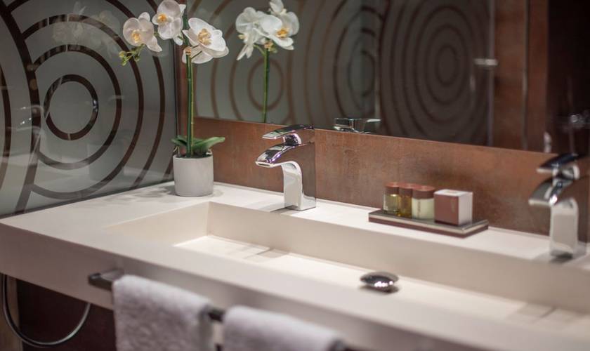 Connecting room Gran Hotel Las Caldas by Blau Hotels Asturias Connecting room Gran Hotel Las Caldas by Blau Hotels Asturias